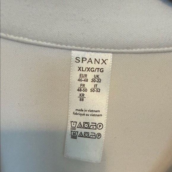 SPANX Women’s Cream Zip-Up Sweater - Picture 2 of 3